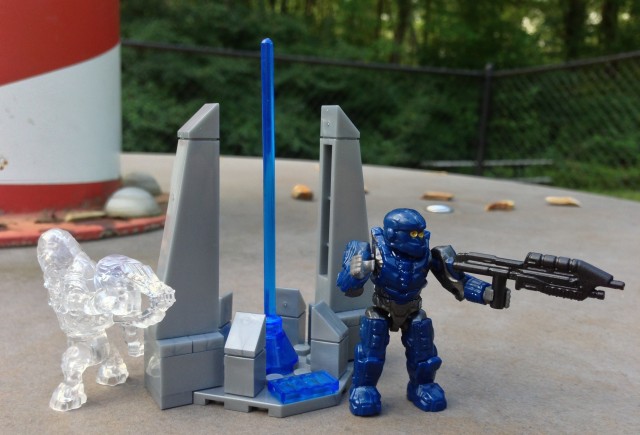 Halo Mega Bloks Active Camo Storm Grunt vs. CIO Spartan Figures